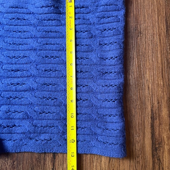 Celeste Blue Cable Knit Infinity Scarf Royal Blue Cashmere and wool blend - Picture 4 of 5